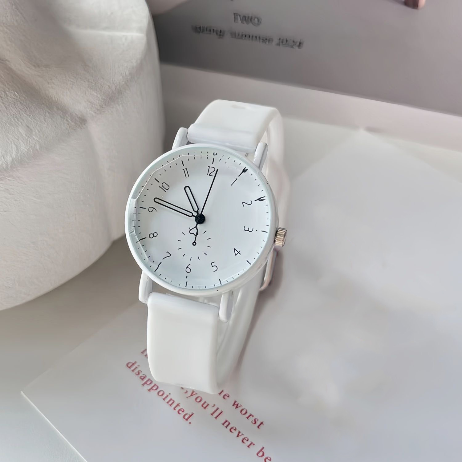 Zegarek damski kwarcowy z arab – Silicone Band Women recenzja i cena